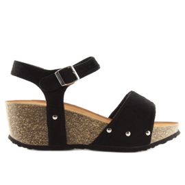 Černé sandály na černé korkové podrážce černá