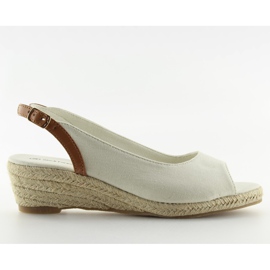 Béžové béžové espadrilky na nízkém klínovém podpatku béžový