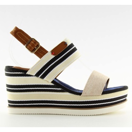 Béžové sandály na klínovém podpatku D-37 béžová béžový Béžové sandály na klínovém podpatku D-37 béžová béžový