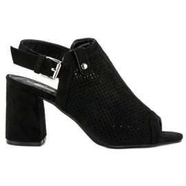 Prolamované sandály se svrškem černý