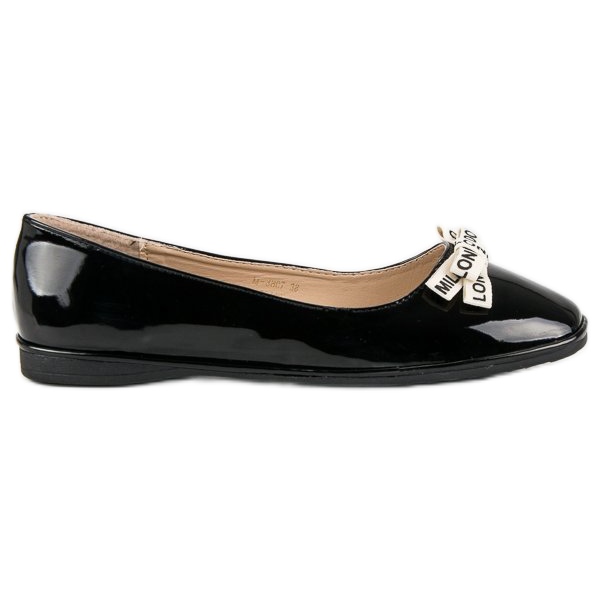 Ideal Shoes Černé lakované baleríny černá