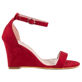 Semišové sandály na klínku červené