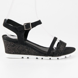 Ideal Shoes Černé klínové sandály černý