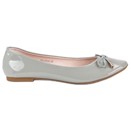 Ideal Shoes Šedé lakované baleríny šedá