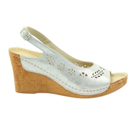 Gregors Dámské kovové kožené sandály pro stříbrné klíny 709 stříbrný Gregors Dámské kovové kožené sandály pro stříbrné klíny 709 stříbrný