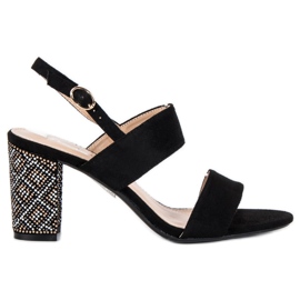 Stylové sandály s korálky černý