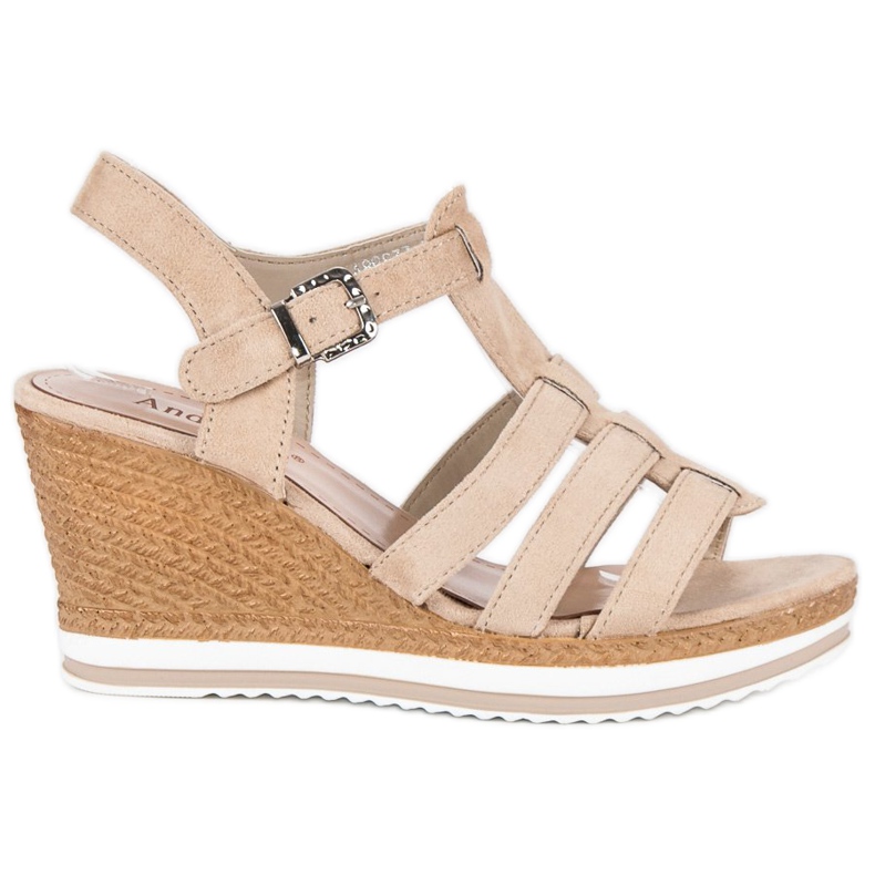 Béžové sandály na klínku béžový