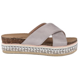 Šedé pantofle na platformě šedá