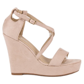 Semišové sandály na klínku hnědý