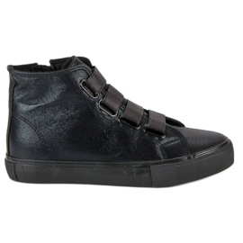 Černé tenisky s gumičkou černý