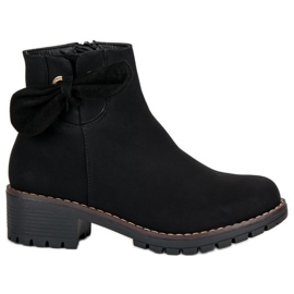 Černé kozačky na podpatku černý