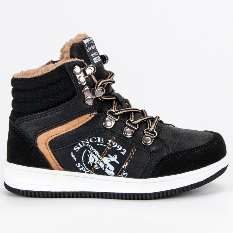 American Club Izolované sportovní americké tenisky černá