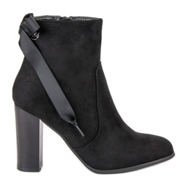 Super Mode Elegantní kozačky na sloupek černý