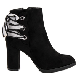 Ideal Shoes Módní kozačky na sloupek černý
