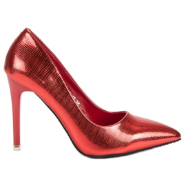 Lakované červené špendlíky červený