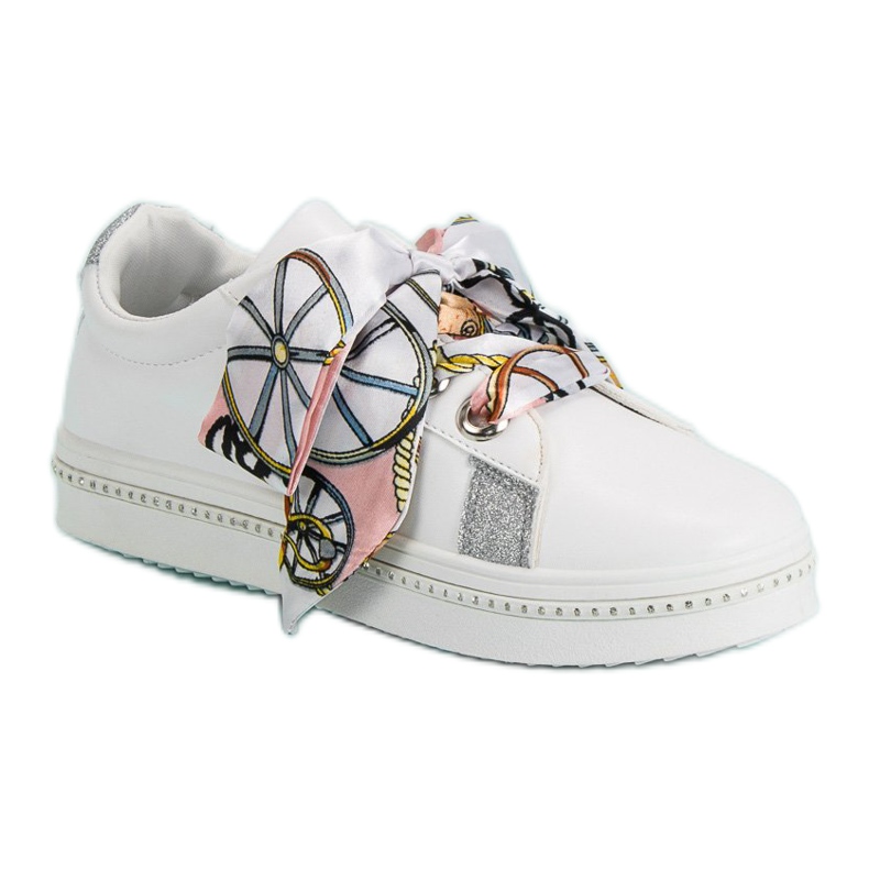 Sportovní obuv svázaná stuhou bílý Sportovní obuv svázaná stuhou bílý