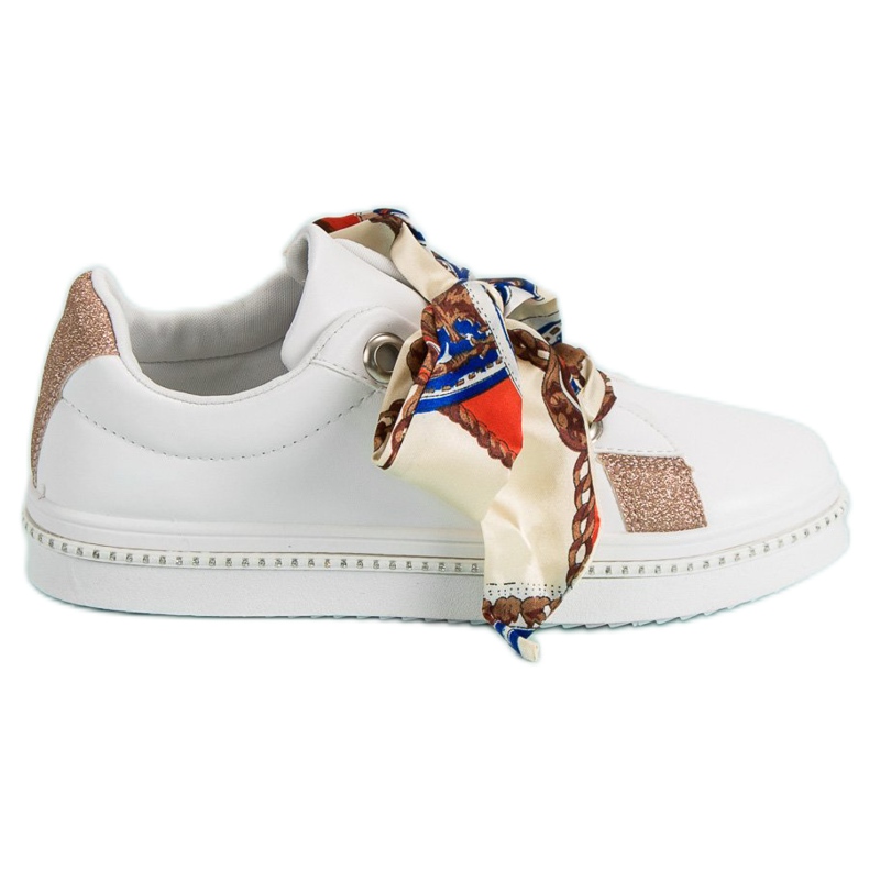 Sportovní obuv svázaná stuhou bílý Sportovní obuv svázaná stuhou bílý