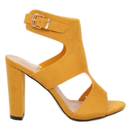 Žluté sandály na sloupku J-8711 Žluté žlutá