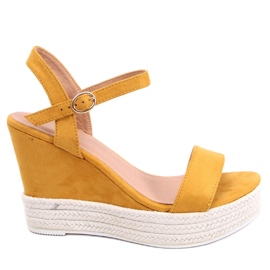 Žluté sandály na klínku JS-2952 Yellow žlutá