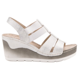 Goodin Pohodlné sandály na klínku bílý šedá