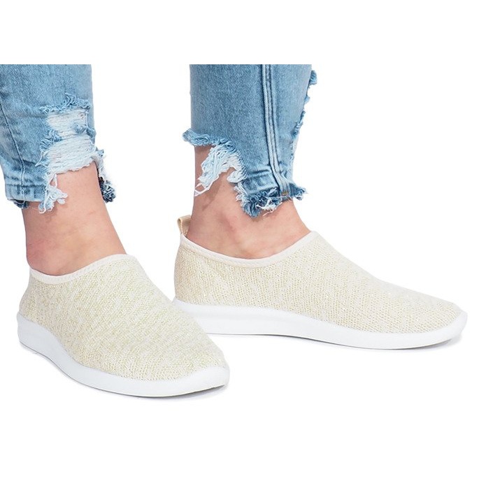 Burgundské béžové sporty béžový