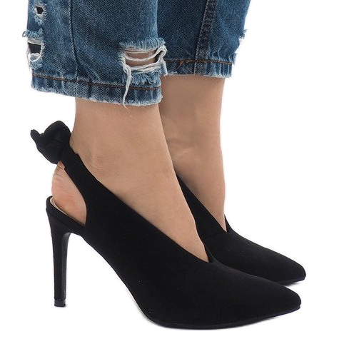 Podpatky z černého semiše LB-330 černá