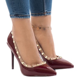 Červeně lakované podpatky s cvočky X-68 červený