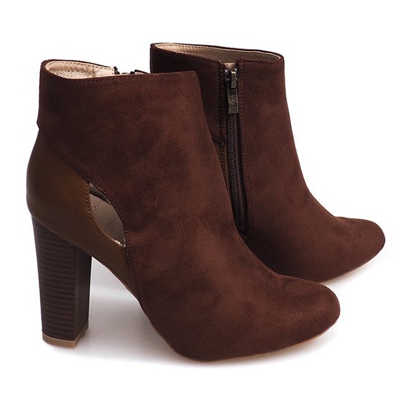 Hnědé semišové boty na sloupku se zipem hnědý