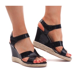 Sandály na klínu 5H5670 Black černá