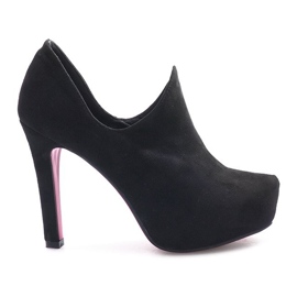 Černé kotníkové boty od Gisèle černý