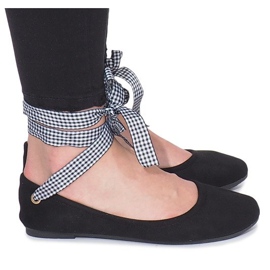 Černé balerínky s mašlí od Acro černý