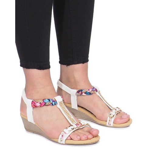 Bílé sandály na jemné klínové patě Ruixin bílý