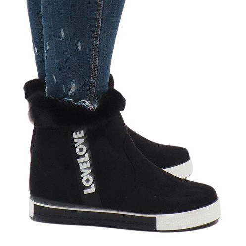 Černé semišové kozačky lemované kožešinou NB252P-1 černá Černé semišové kozačky lemované kožešinou NB252P-1 černá