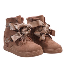 Růžové úšklebky na klínu A-79 růžový Růžové úšklebky na klínu A-79 růžový