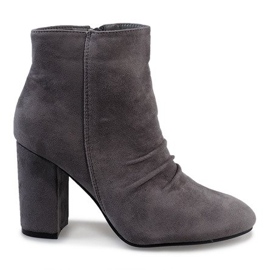 Šedé semišové kotníkové boty na sloupku 0M803 šedá