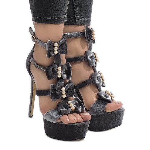 Semišové sandály na vysokém podpatku M249 šedé černá Semišové sandály na vysokém podpatku M249 šedé černá
