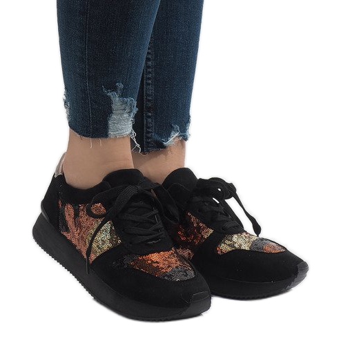 Černé sportovní klínové tenisky T025 černá vícebarevný