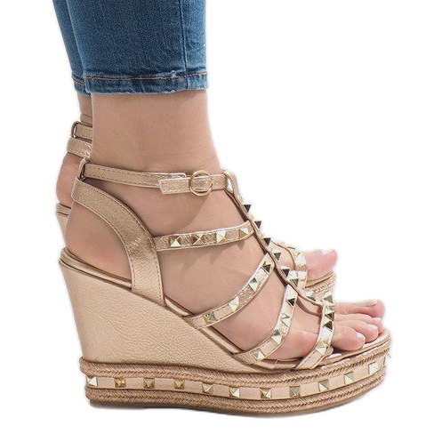 Měděné sandály na klínku VS-368 zlatý Měděné sandály na klínku VS-368 zlatý