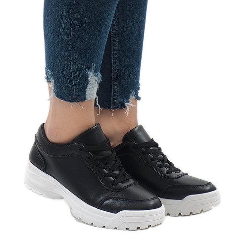 Černé sportovní boty 6255 černá