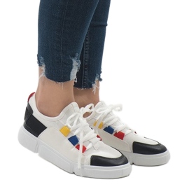 Černé a bílé sportovní boty tenisky 2018-9 bílý