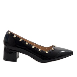 Černé lakované lodičky na sloupku X-70 černý