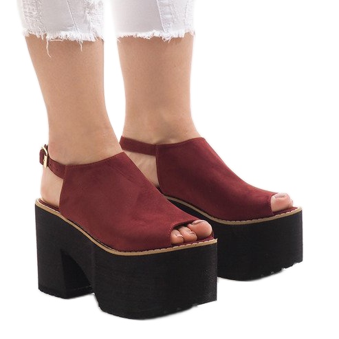 Burgundské sandály na masivním bloku B8290 červené vícebarevný