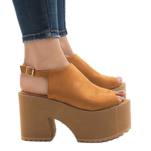 Velbloudí sandály na masivním bloku B8290 hnědý