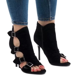 Černé sandály na semišovém podpatku GH048 černá