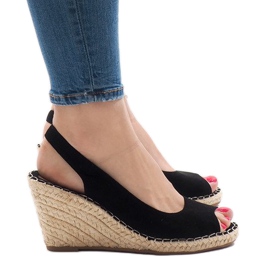 Černé klínové sandály 2894 černá