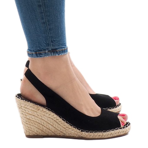 Černé klínové sandály 2894 černá