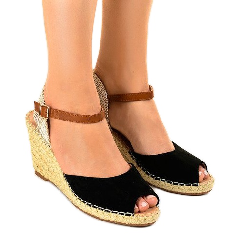 Černé klínové sandály 2895 černá