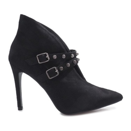 Černé kozačky na jehlovém podpatku Karine černá