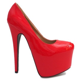 Vysoké lakované kolíky na červené platformě D905 červený