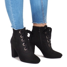 Šněrovací boty na sloupku 168-138 černé černá